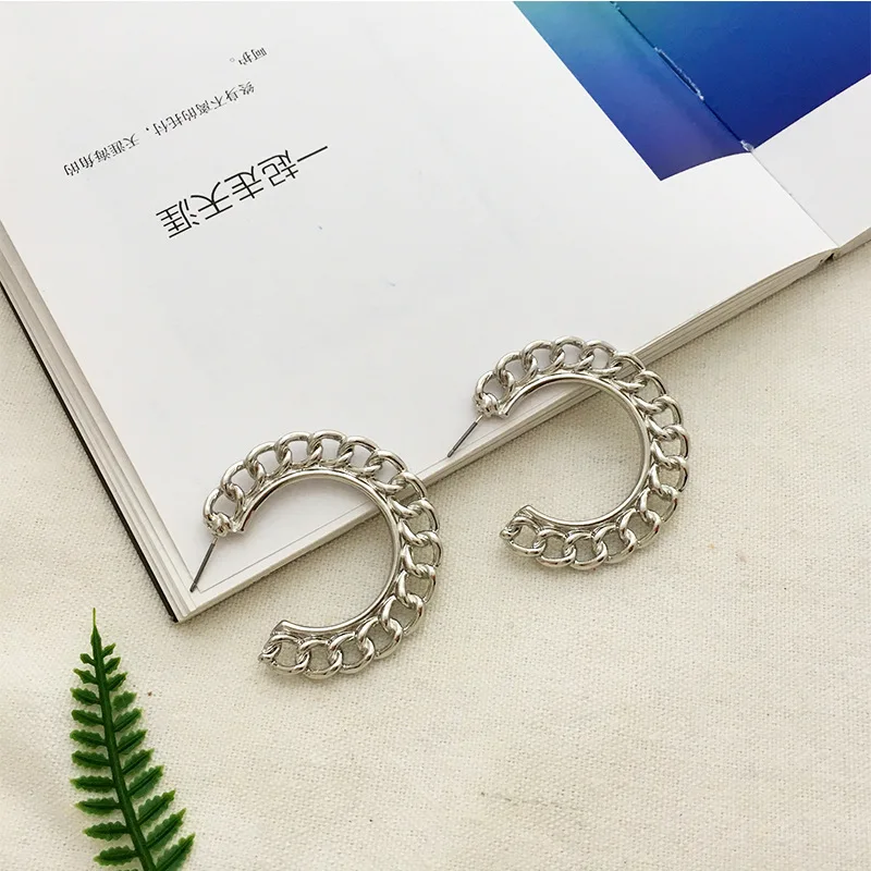 Europe New Vintage C letter Shape Stud Earrings For Women Girls Simple Charm Jewelry Brincos Gift AE101 | Украшения и аксессуары