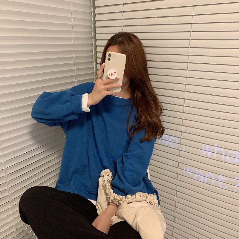 

Hoodies & Sweatshirts