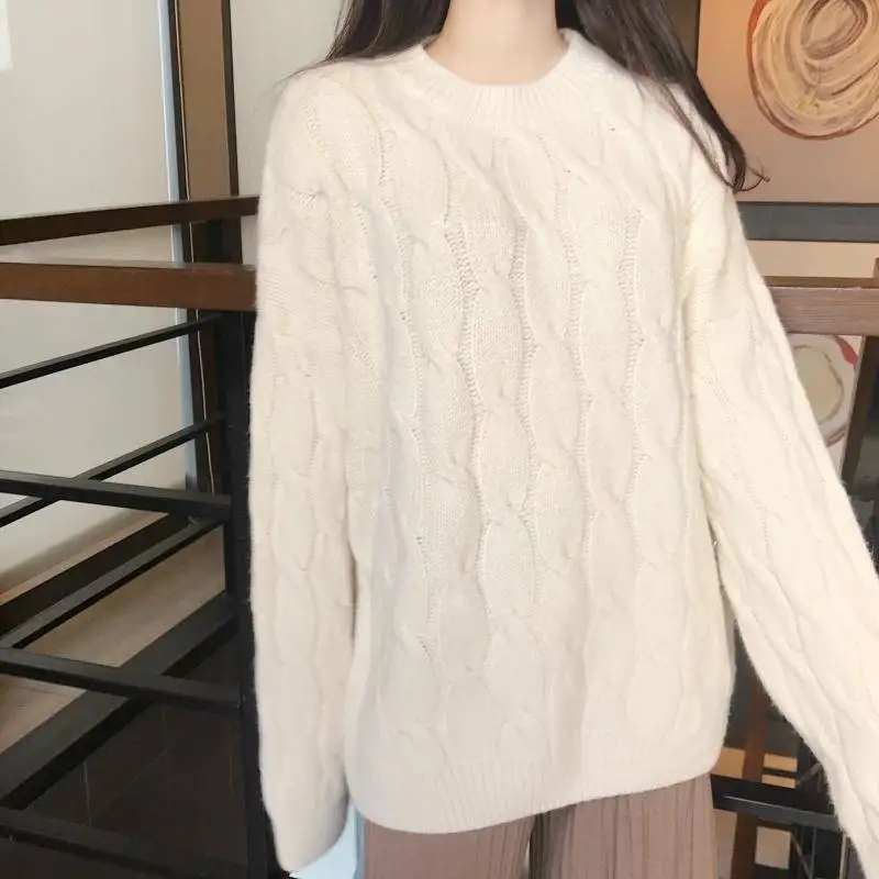 

Autumn and Winter Plus Size Women Sweater Round Neck Pullover Sweater To Keep Warm Inside Wearing a Sweater