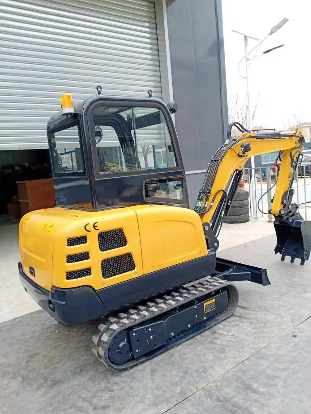 Рисунок 5 - Китайский бренд, 3-тонный мини-экскаватор