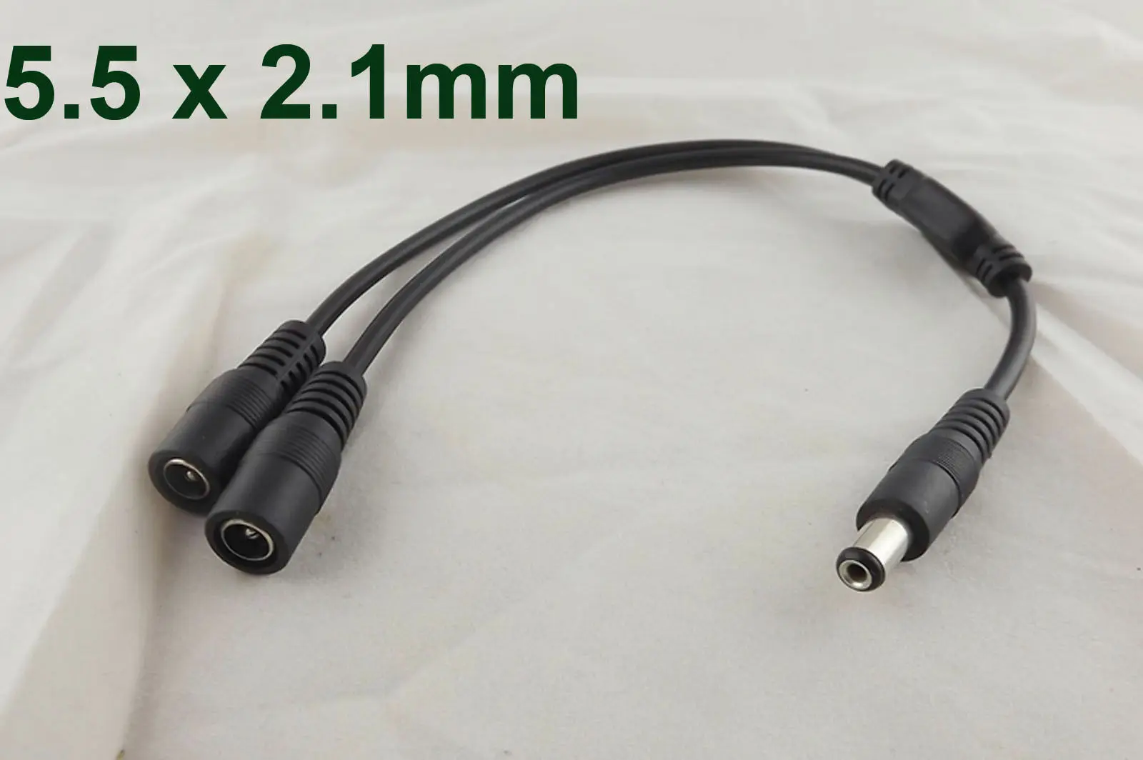 

Источник питания постоянного тока, 1 штекер, 2 гнездовых разъема, распределитель кабеля 5,5x2,1 мм, адаптер подходит для CCTV