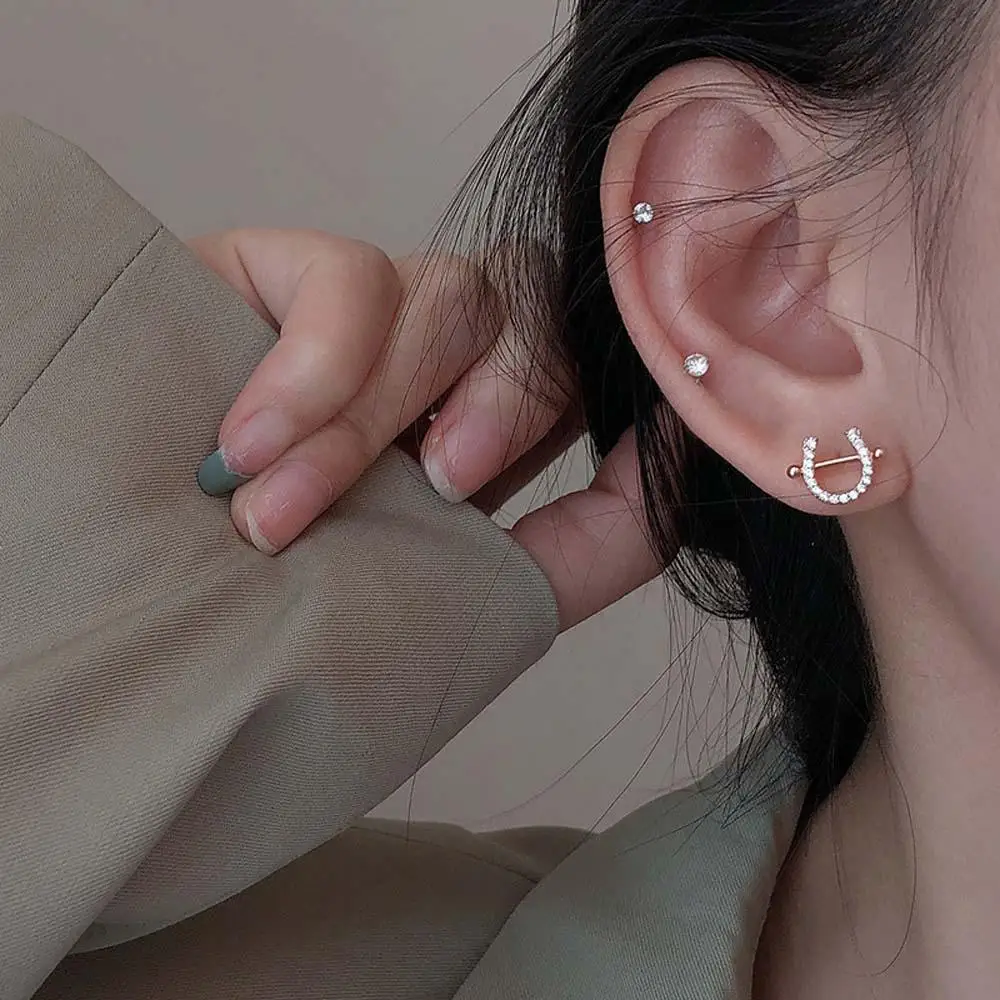 

Stud Earrings Fashion Creative U Shaped Rhinestones Earrings Simple Women Small Exquisite Fashion Temperament Ear Jewelry