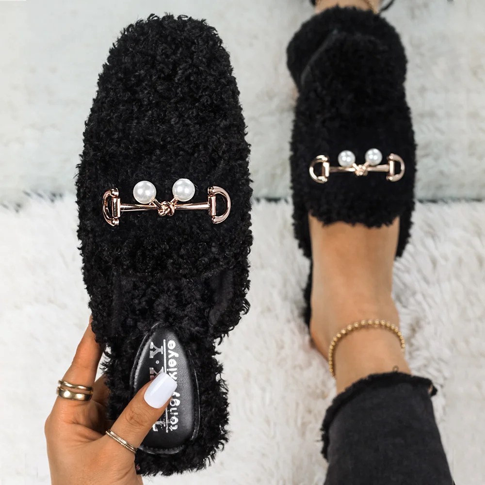 Women's Faux Wool Fur Mules Flats Fashion Loafers Rhinestone Chain Designer Shoes Slippers Pointed Toe Slides Ladies Sandals