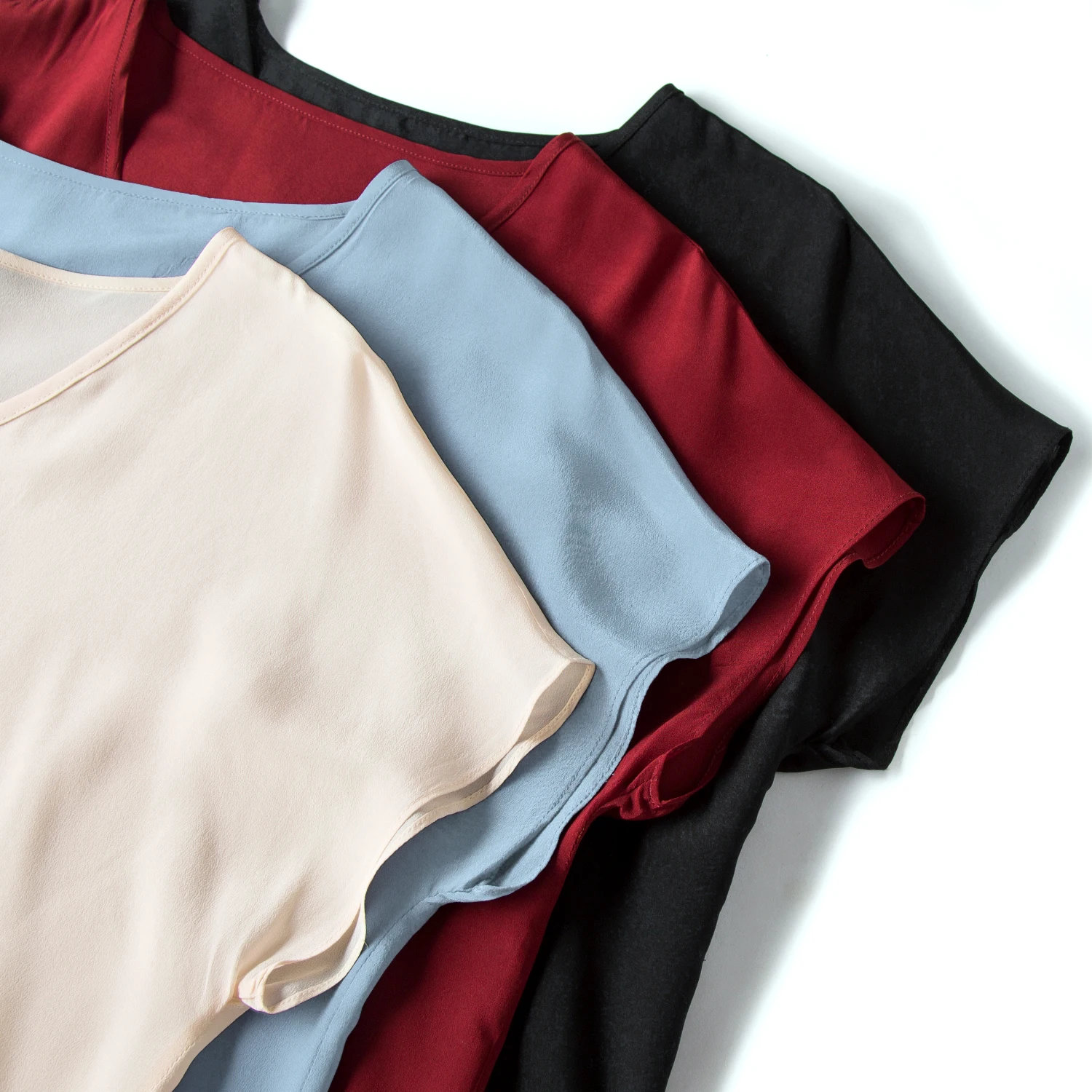 Женская белая футболка с короткими рукавами из натурального шелка и хлопка Топ