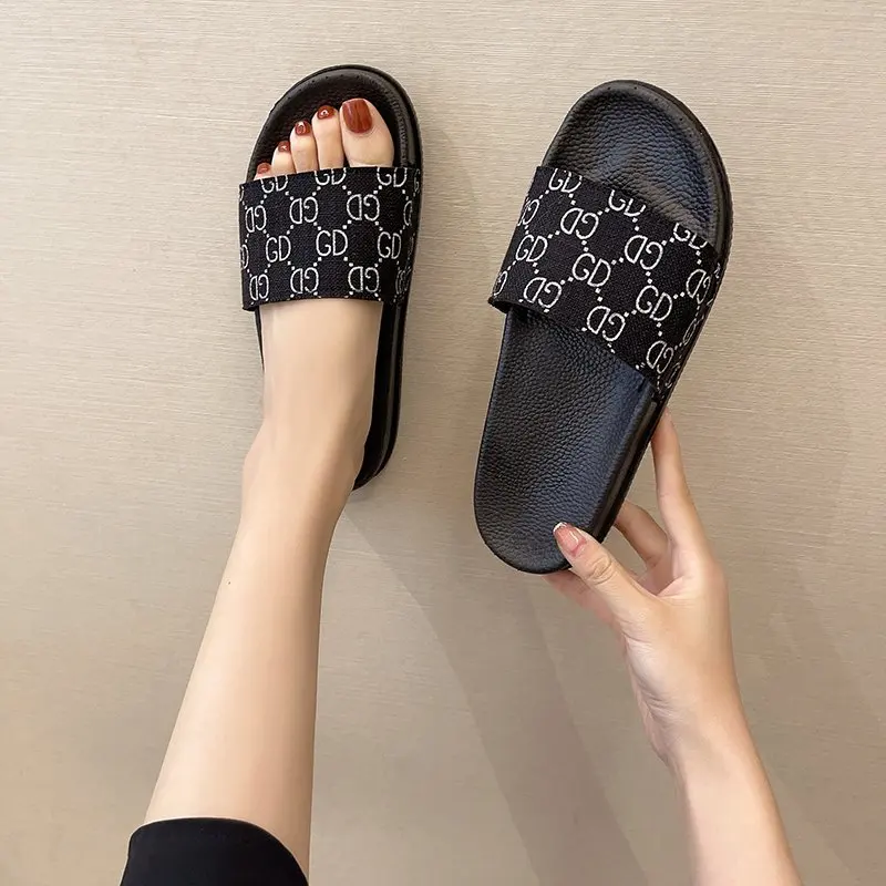 

2021 New Summer Slippers Women non-slip wear slippers Beach Sandals Fashion Open Toe Slides cartoon slippers Indoor Slippers
