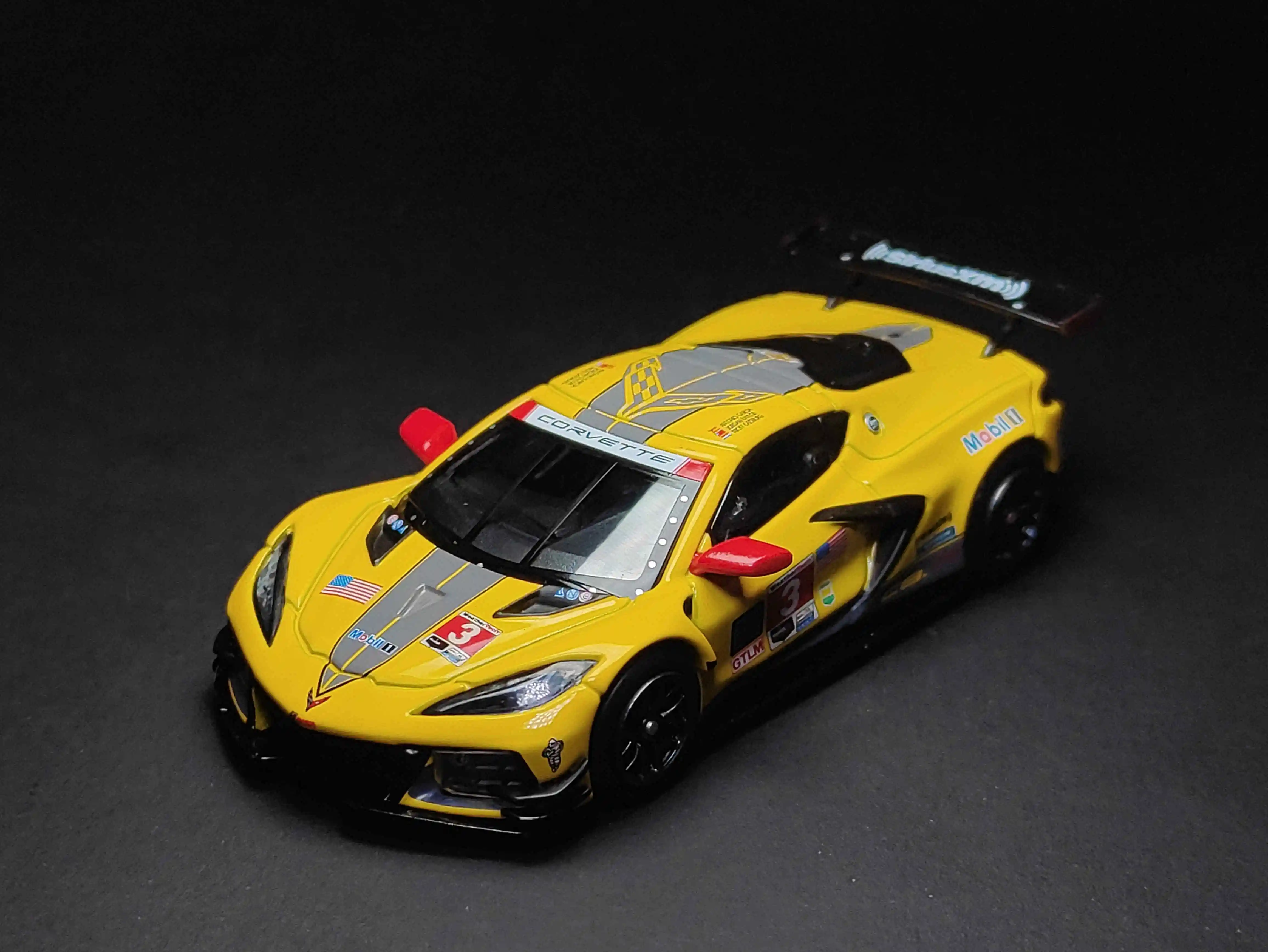 

Коллекционная лимитированная модель HeyToys Mini GT 1/64 253 для Chevrolet Corvette C8 R #3