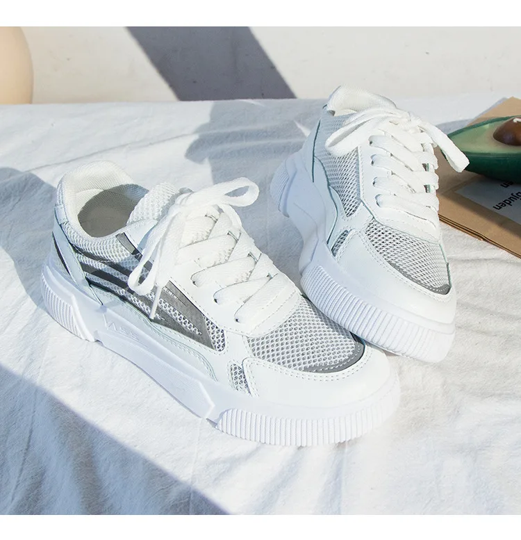 New Small White Shoes Women Breathable Reflective Stripe Shine Fashion Sneakers Ladies Casual Run Jogging Shoes Student Trainers