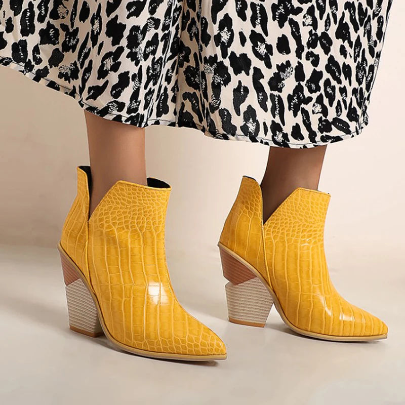 

Women's Western Cowboy Boots Pointed Toe Ankle Boot Chunky Heel Snake Leather Chelsea Boots Line Short Plush Autumn Winter Shoes