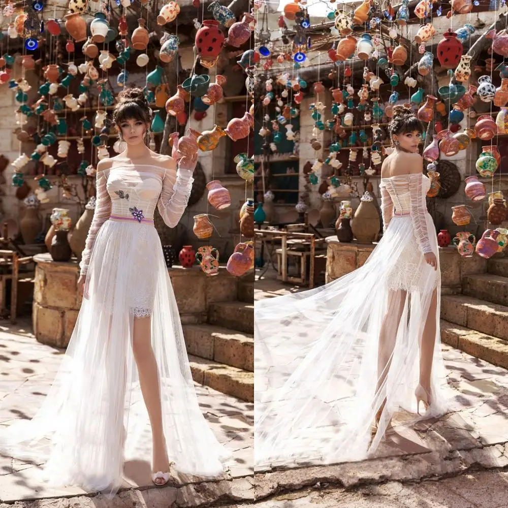 

Кружевное свадебное платье-трапеция с открытыми плечами и длинным рукавом