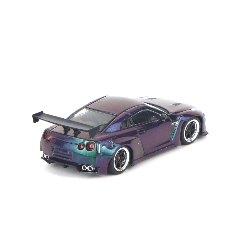 

LEAGUE MODEL NISSANGT-R PANDEM LIMITED EDITION R35 DIECAST MODEL