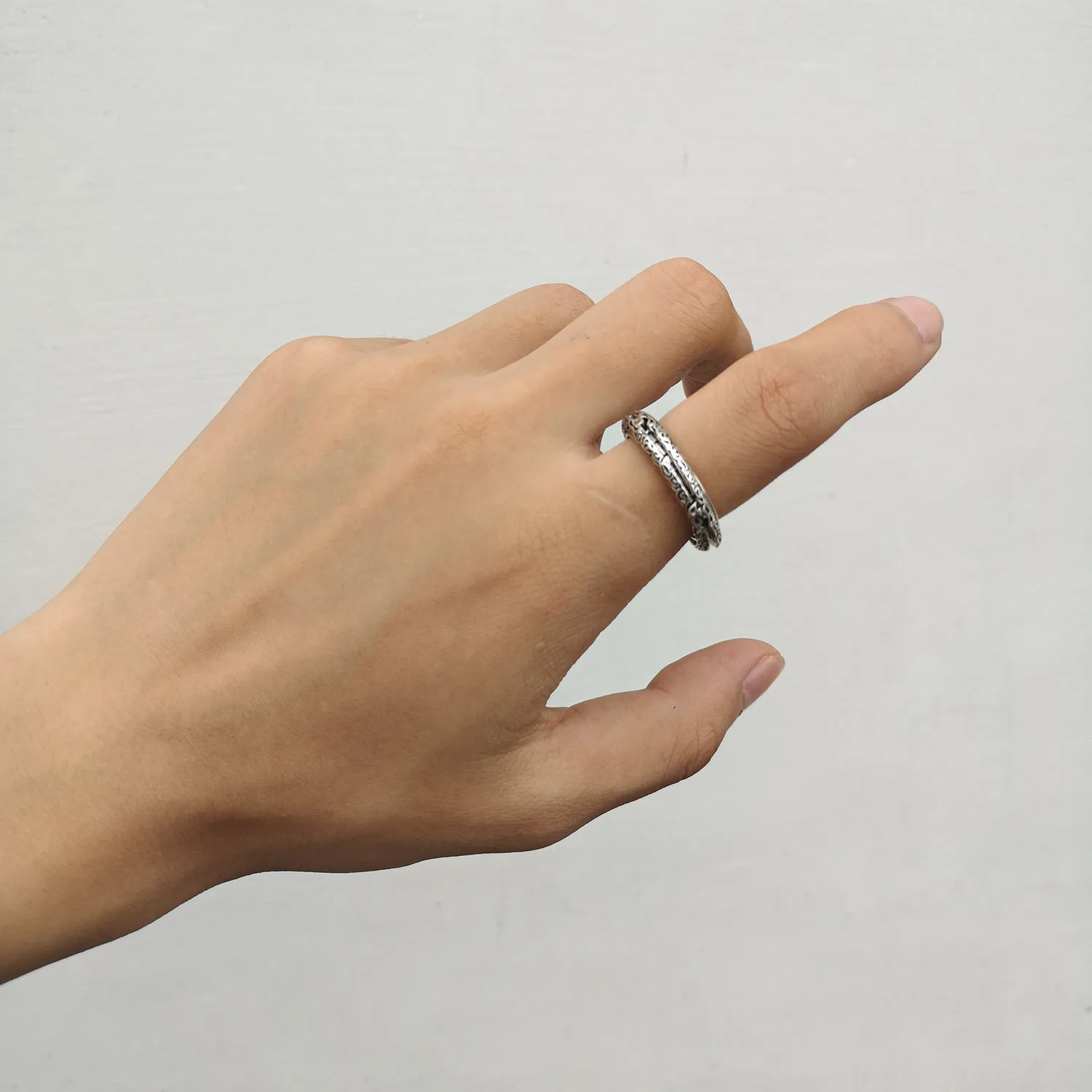 

Vintage Universe Astronomical Ball Rings Women Men Creative Complex Rotating Cosmic Finger Ring Couple Lover Party Jewelry