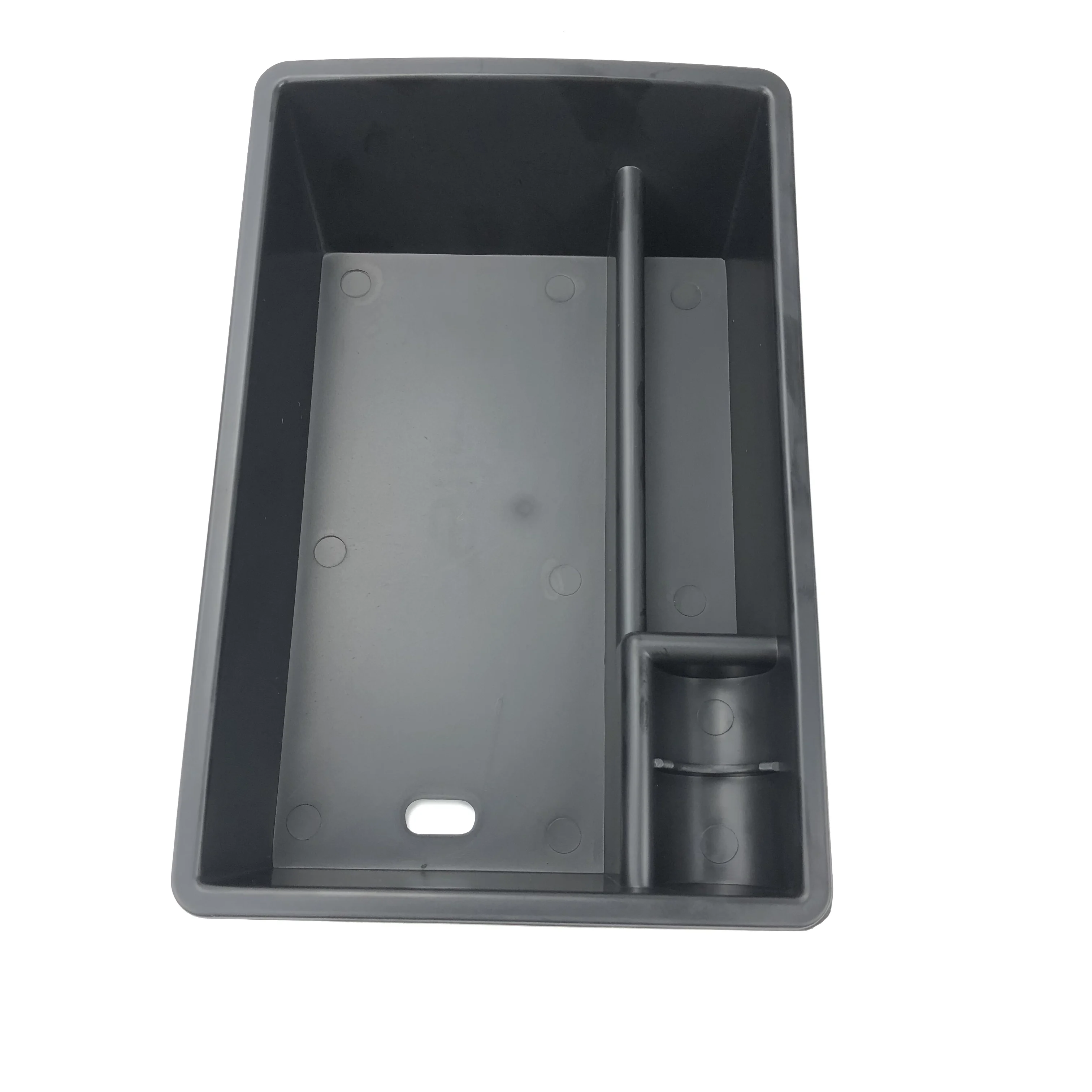 Черный ящик для хранения автомобильных аксессуаров с центральным подлокотником