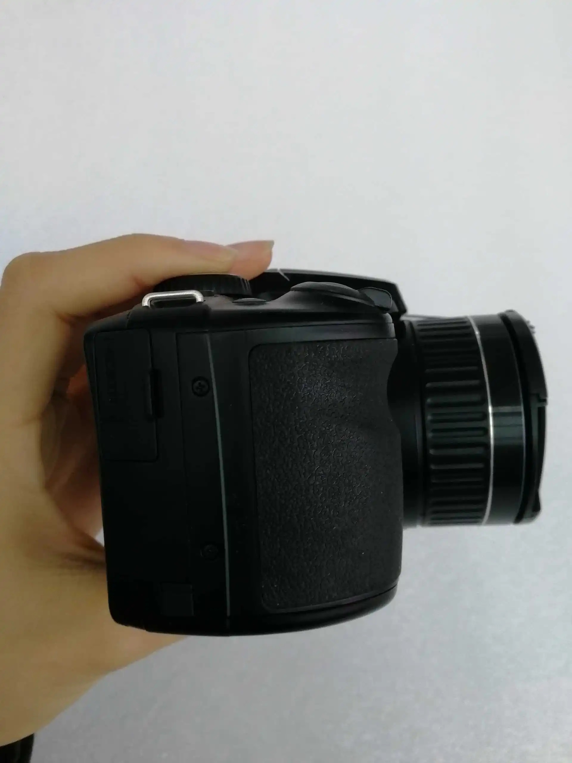 Подержанная цифровая камера Fujifilm FinePix S4850 черная 16 Мп с 30-кратным оптическим зумом