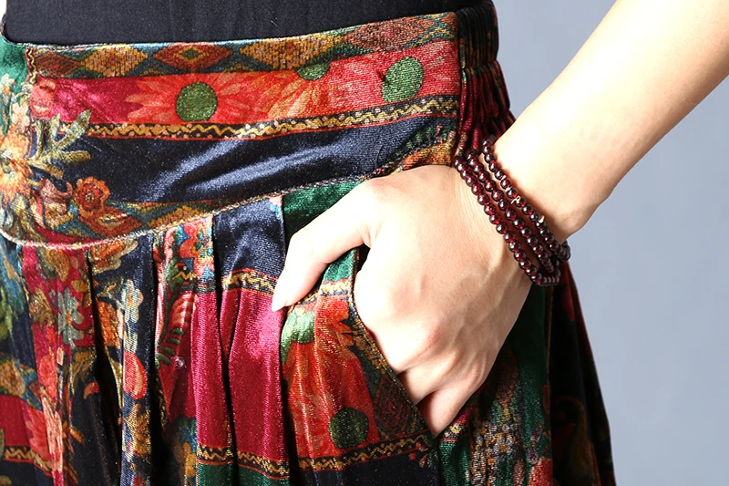 Брюки женские с эластичным поясом свободные бархатные штаны-султанки широкими