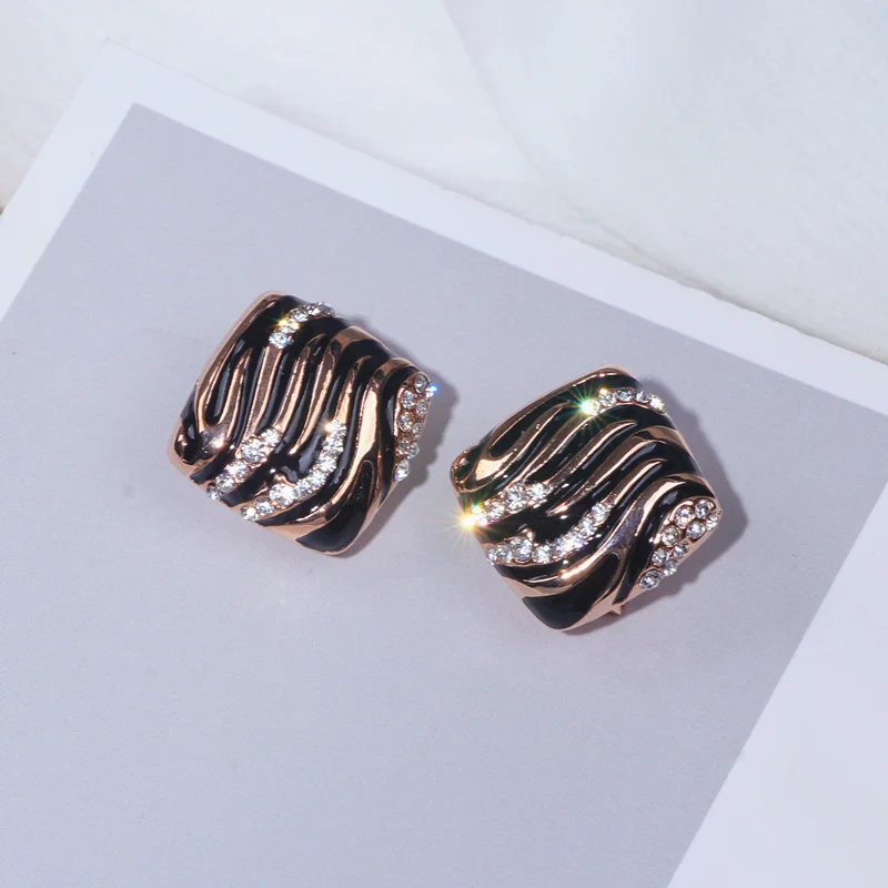 Женские простые квадратные серьги гвоздики с кристаллами роскошные сверкающие