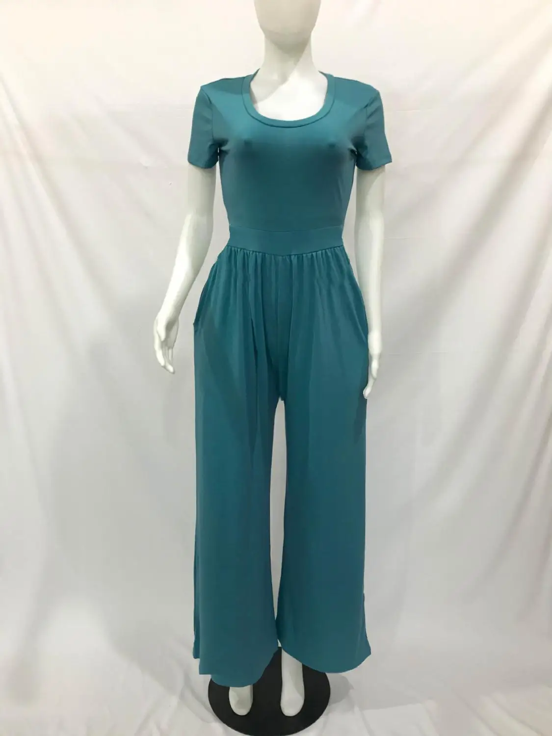 Женский комбинезон с круглым вырезом и коротким рукавом однотонный Свободный