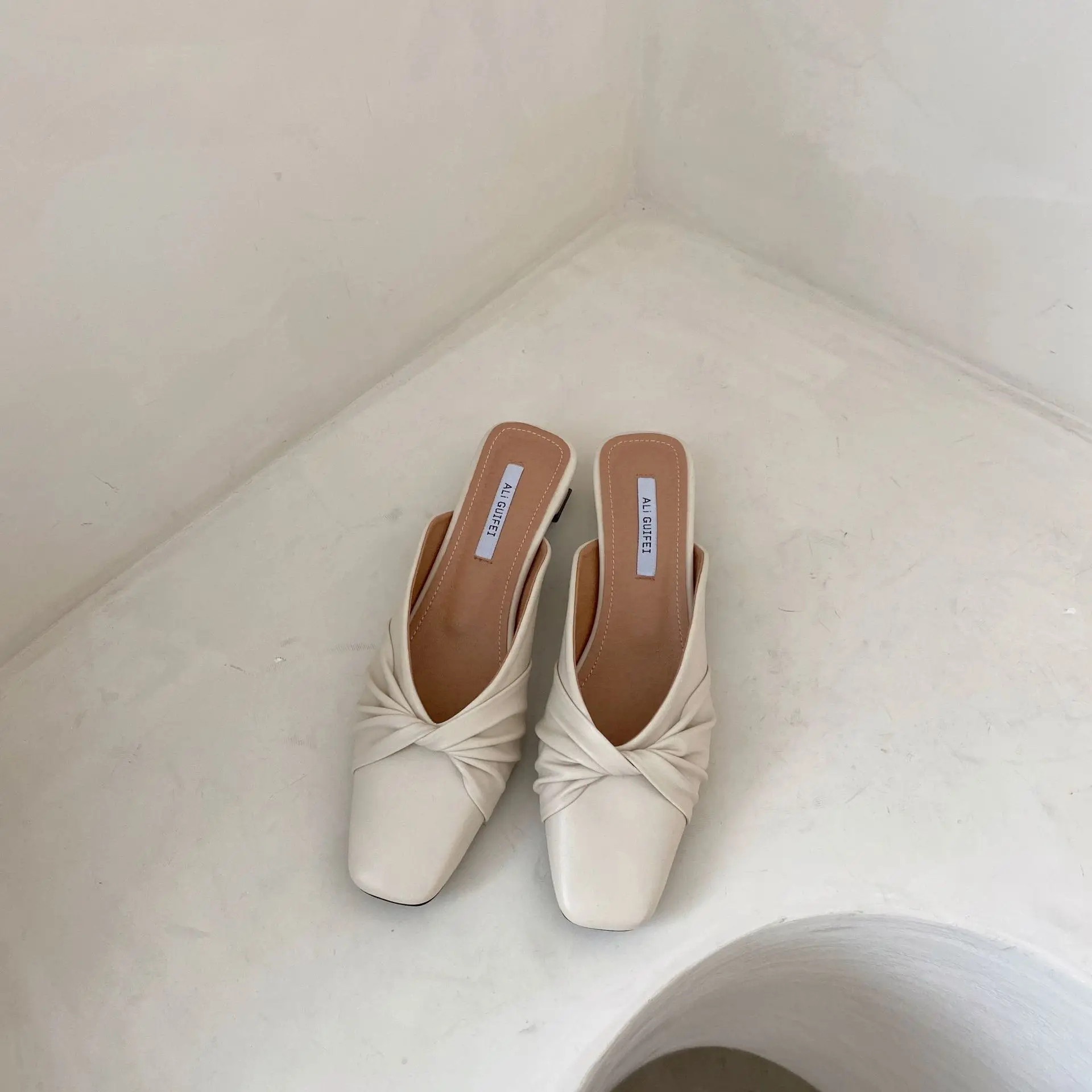 

Slippers Women Summer Square heel Low Luxury Slides Cover Toe Sliders Shoes Loafers Pantofle Block Designer Soft 2021 Basic Hoof