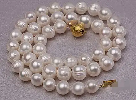 

Fashion 8-9mm White Round Cultured Freshwater Pearl Necklace 18"
