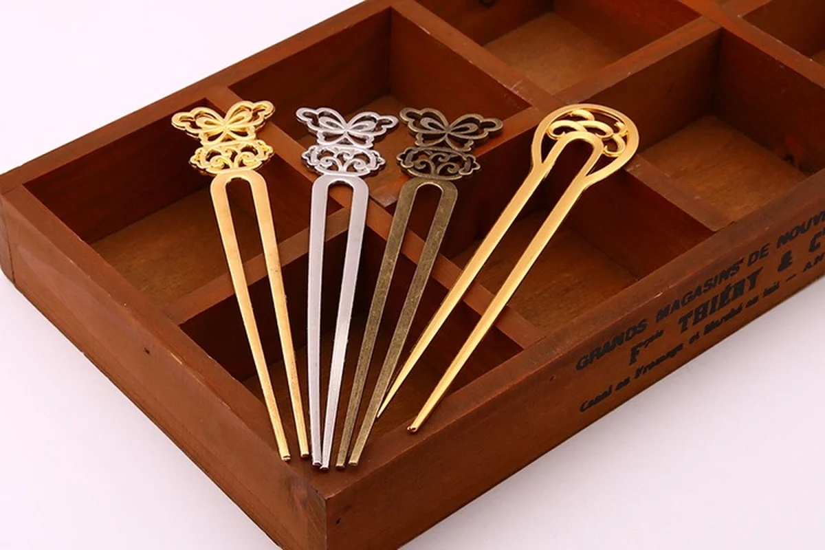

Classical Alloy Metal Hair Sticks Bun Hairpins Retro Simple Gold U-Shape Hair Fork Clips for Women for Styling Tool Accessories