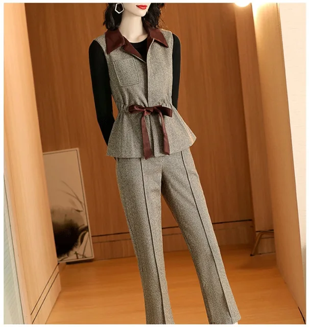 Женский офисный брючный костюм элегантный деловой из трех предметов одежда для