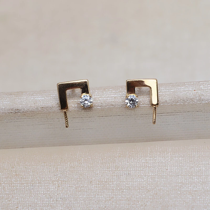 Рисунок 2 - Оригинальные золотые серьги в форме сердца AU 750 18K