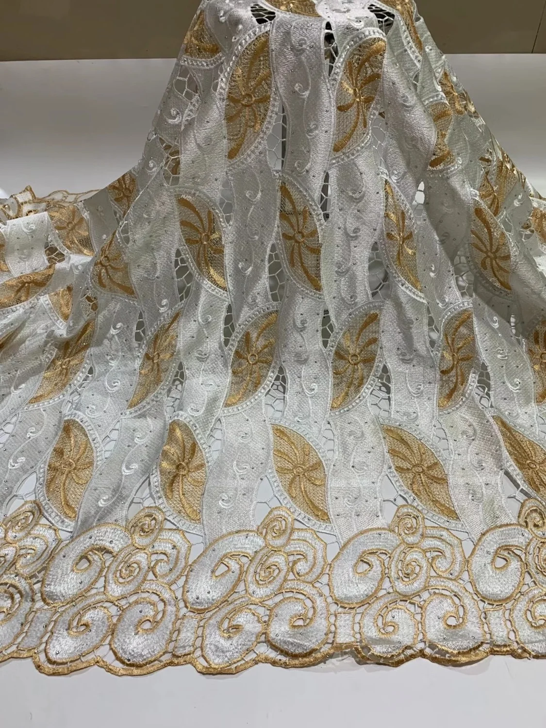 Африканская кружевная ткань золотой гипюр тяжелая 2020 высокое качество