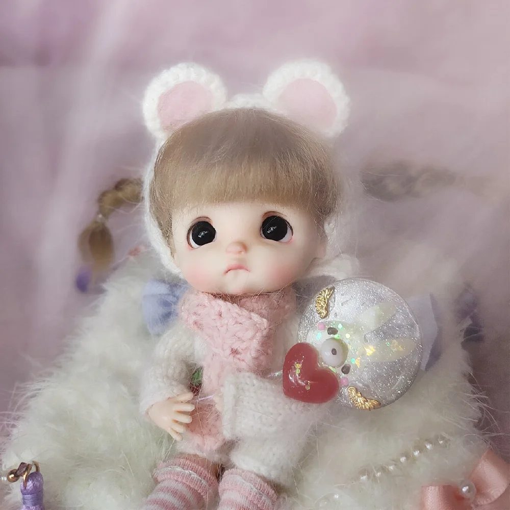 

OB11 doll with makeup+eyes+ wig+Scarf + jumpsuit + socks 1/8 BJD doll with OB11body With magnet feet Complete set of doll 10.28.