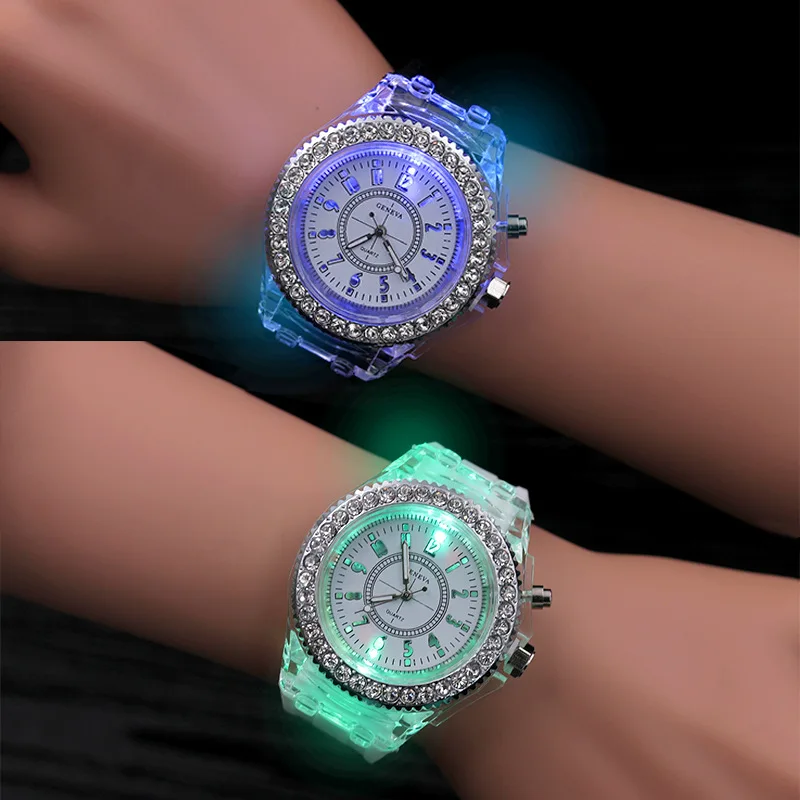 

Fashion Ladies Dresses Watch Silicone LED Luminous Women Men Sports Wristwatches 7 Colors Flash Quartz Clocks Relogios Masculino