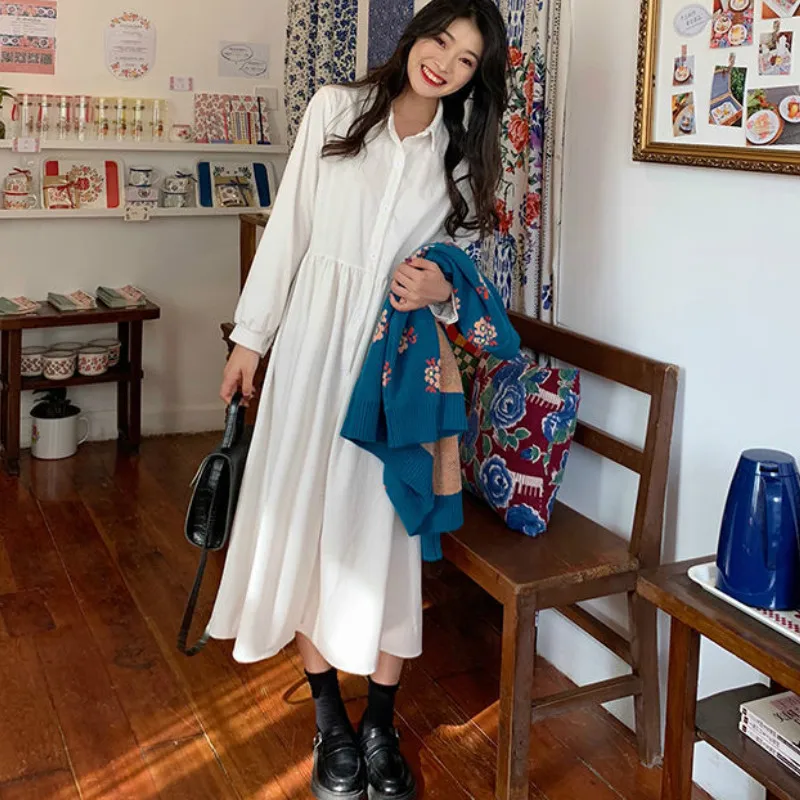 Платье женское вельветовое однобортное с длинным рукавом простой однотонный