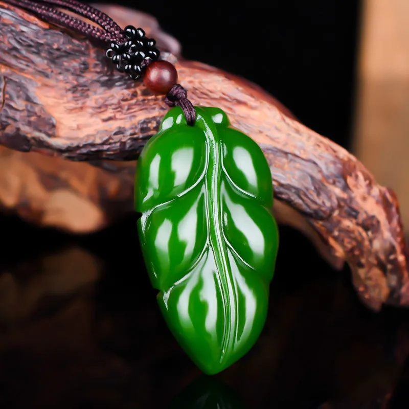 Ожерелье с подвеской в виде листьев из натурального зеленого нефрита | Украшения