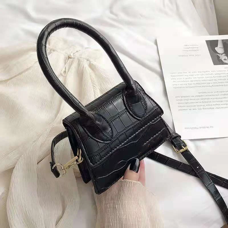

2021 Trendy Fashion Brand Messenger Bags Women Black Green White Womens Shopping Portable Mini Bags Zipper Women Jaquemus Bag