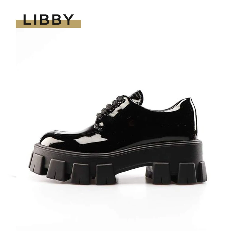 Туфли-оксфорды женские из лакированной кожи на плоской платформе без застежки |