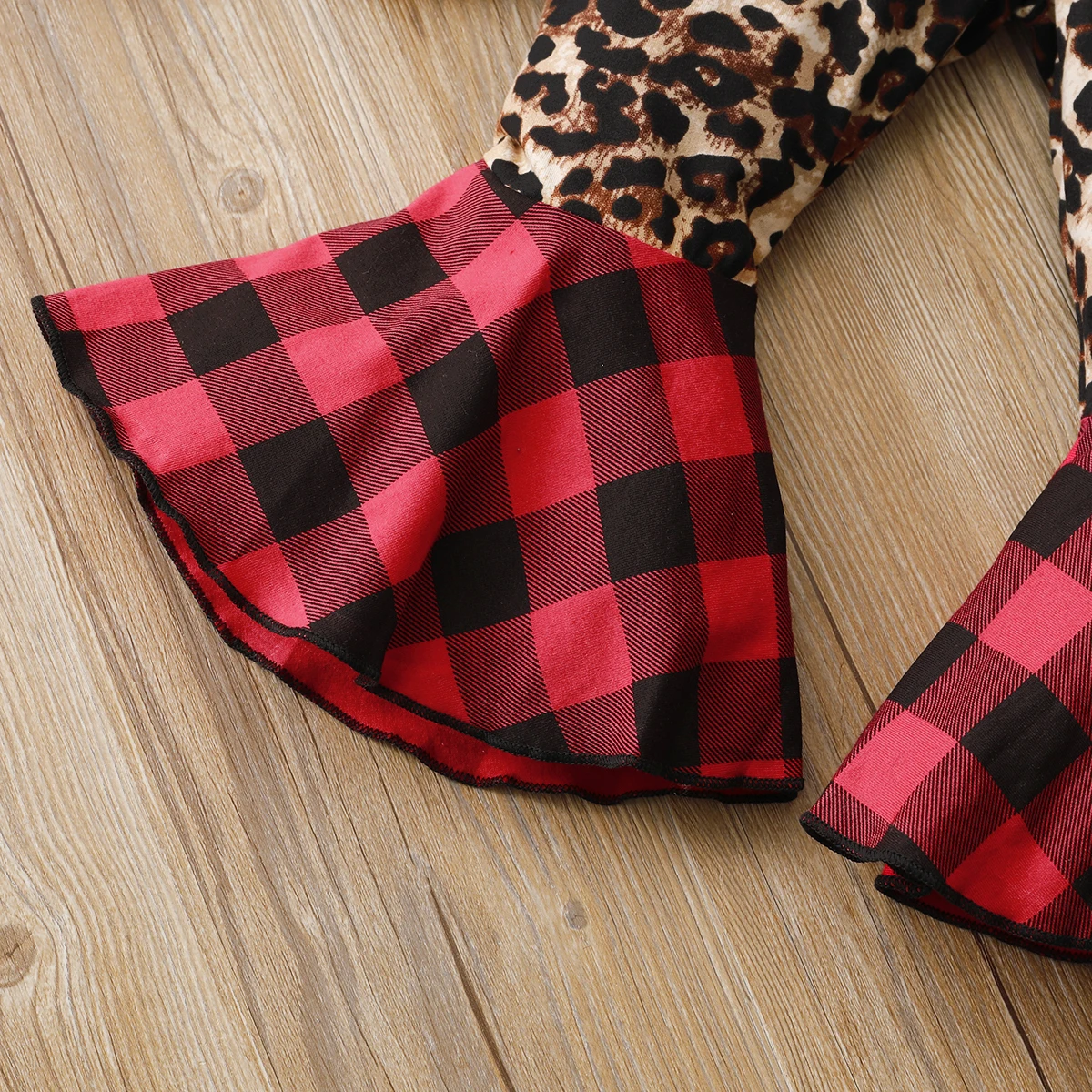 Conjuntos de ropa para ni&ntilde;as de 1 a 6 a&ntilde;os, camisetas con estampado de leopardo, Tops + pantalones acampanados, trajes informales-3