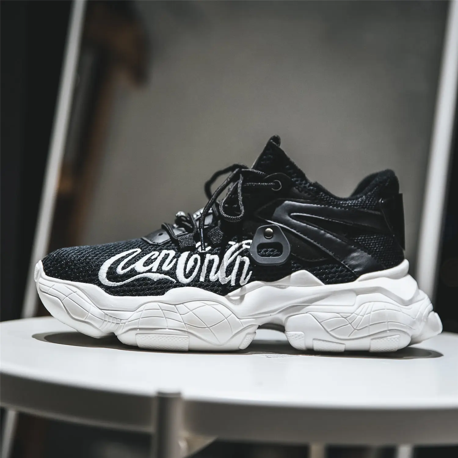 

Men's Casual Shoes Outdoor Sports Walking Sneakers Breathable Jogging Air Cushioning Male Gym Fitness Chunky Sneakers Dad Shoes