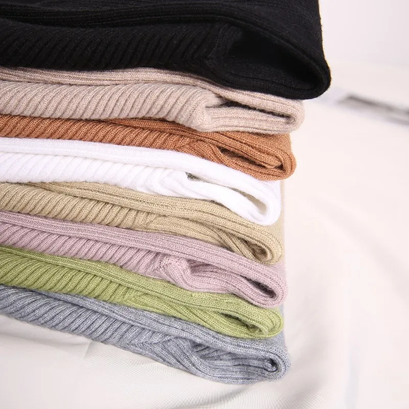 Женский трикотажный свитер-водолазка эластичный однотонный облегающий пуловер