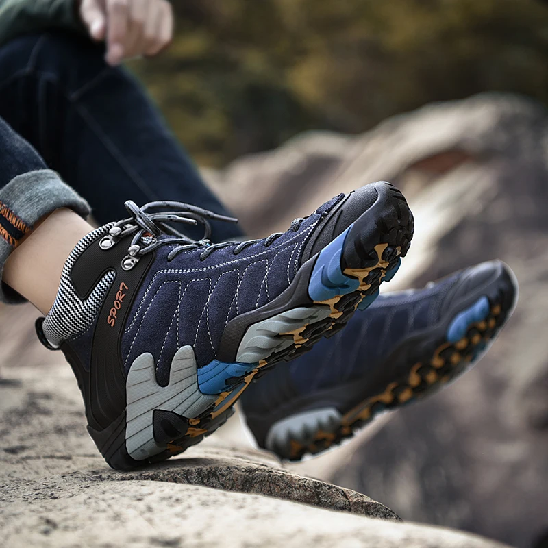 

Male Autumn Winter Warm Plush Outdoor Mountain Desert Climb Sneaker Shoes Men Ankle Hiking Snow Boots High Top Trekking Footwear
