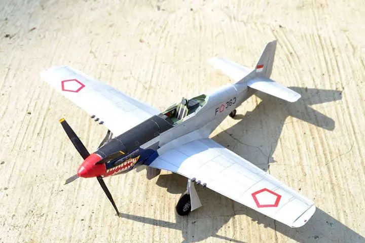 

DIY 1:33 Red Mouth P-51D Mustang Fighter Aircraft Paper Model Assembly Manual Work 3D Production