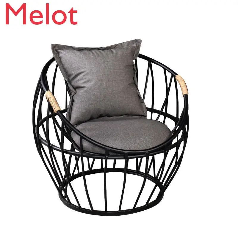 

Скандинавский Железный арт диван для магазина одежды маленький диван в промышленном стиле простой современный студийный диван высокое кач...