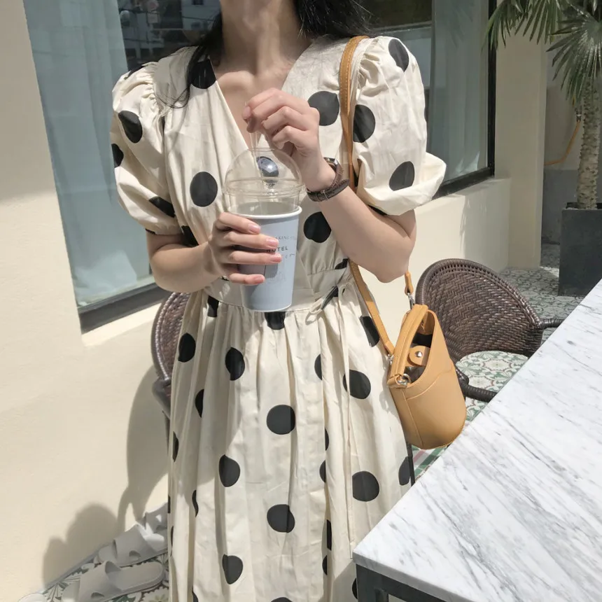 

Korejpaa Women Dress 2021 Summer French Temperament V-Neck Contrast Color Polka Dot One Piece Lace-Up Waist Puff Sleeve Vestidos