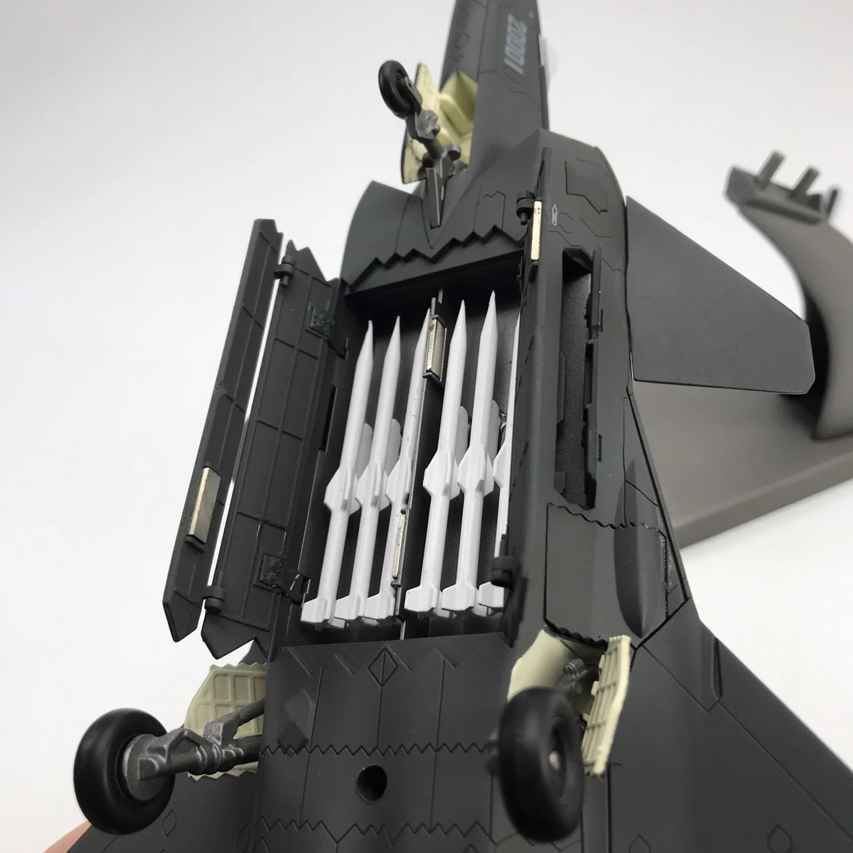 

1:72 Fire Fang J20 Dual Engine Heavy Stealth Fighter Alloy Aircraft Die Casting Diorama Finished Product Model Miniature Toys
