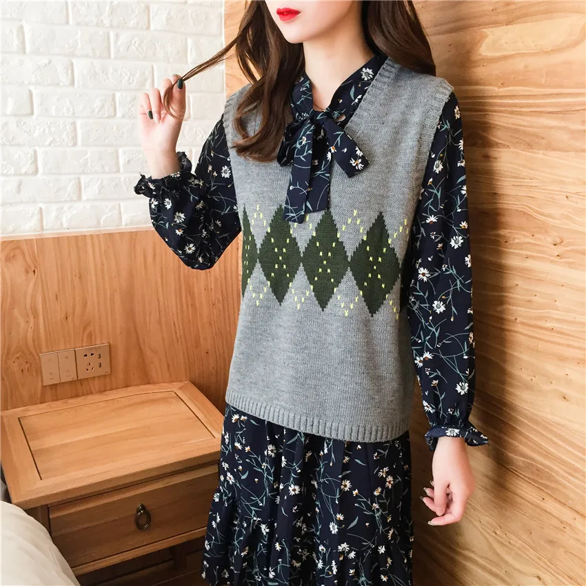 Весенний вязаный свитер в Корейском стиле с v-образным вырезом женский жилет без