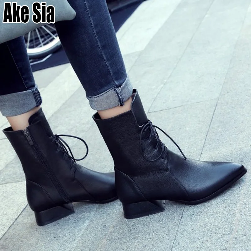 Зимние женские ботинки в британском стиле до середины икры с острым носком и