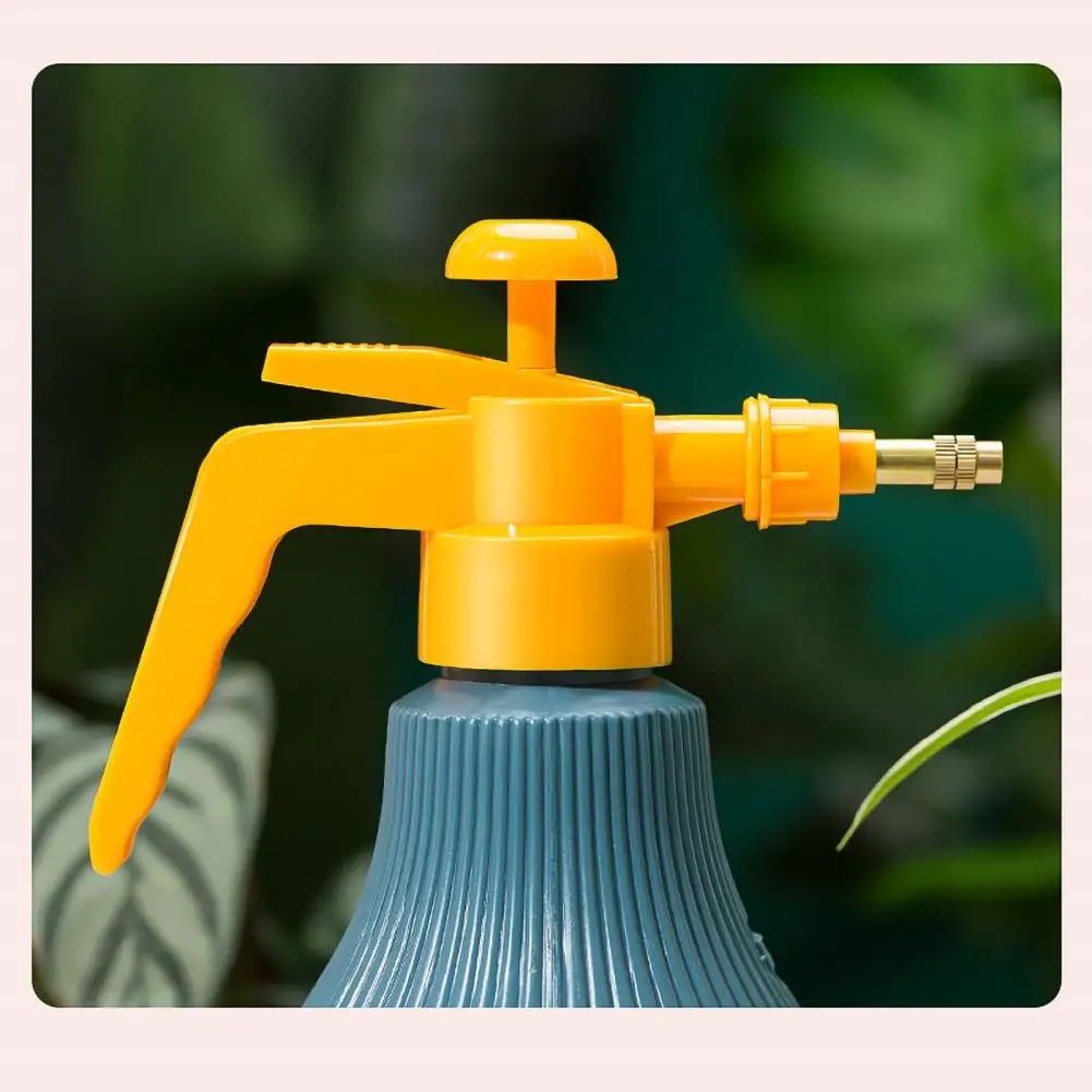 

Nordic Color Block Plant Flower Sprayer Bottle Sprinkling Kettle Watering Can