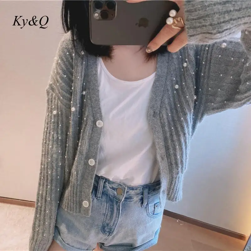 

2020 Runway Brand Autumn Women Fashion Clothes Beaded Pearl Luxury Elegant Black Wihte Knitted Cardigan Sweater Short Coat