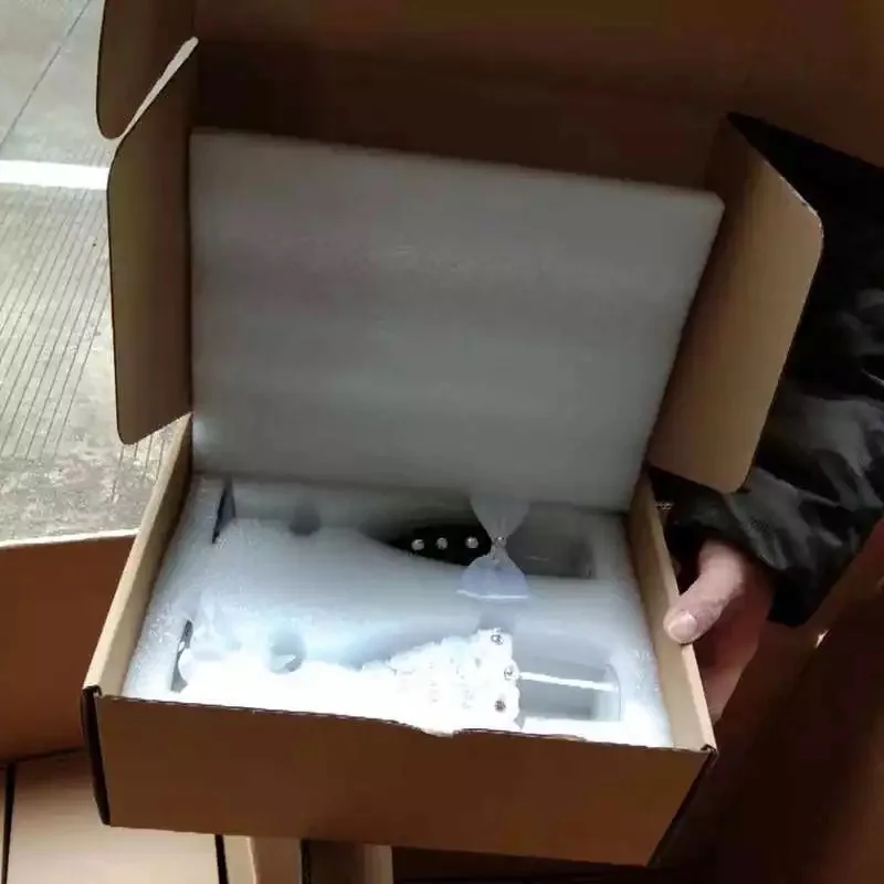 бокалы для свадебных и очков |