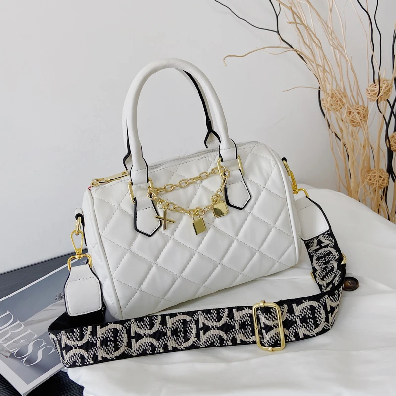 

Women's Totes Bag Boston Shape Women's Handbag 2022 Chain Messenger Bag Fashion Shoulder Crossbody Simple Purse Bag