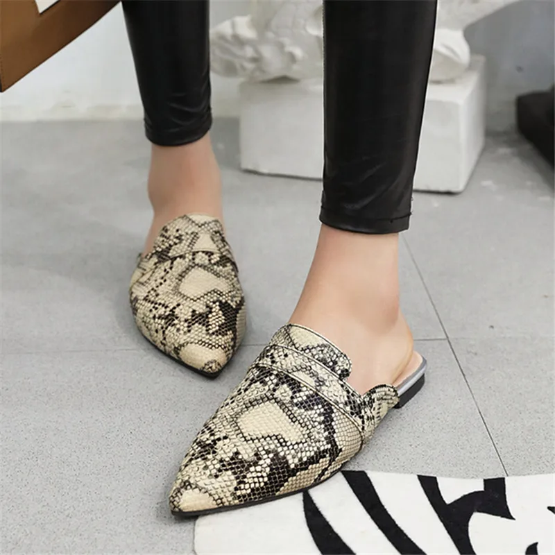 Мюли женские прозрачные на низком каблуке шлепанцы с заостренным носком со