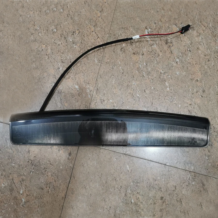

Car High Brake Light Rear Spoiler Third Brake Stop LED Light Smoke Shell For Range Rover L322 2002-2012 XFG000040