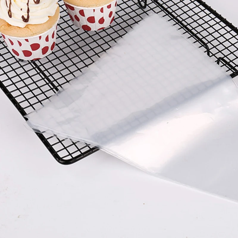 

100 PCS One-time Thick Plastic Piping Bag Cake Decoration Kit Cake Silk Flower Decorating Tools