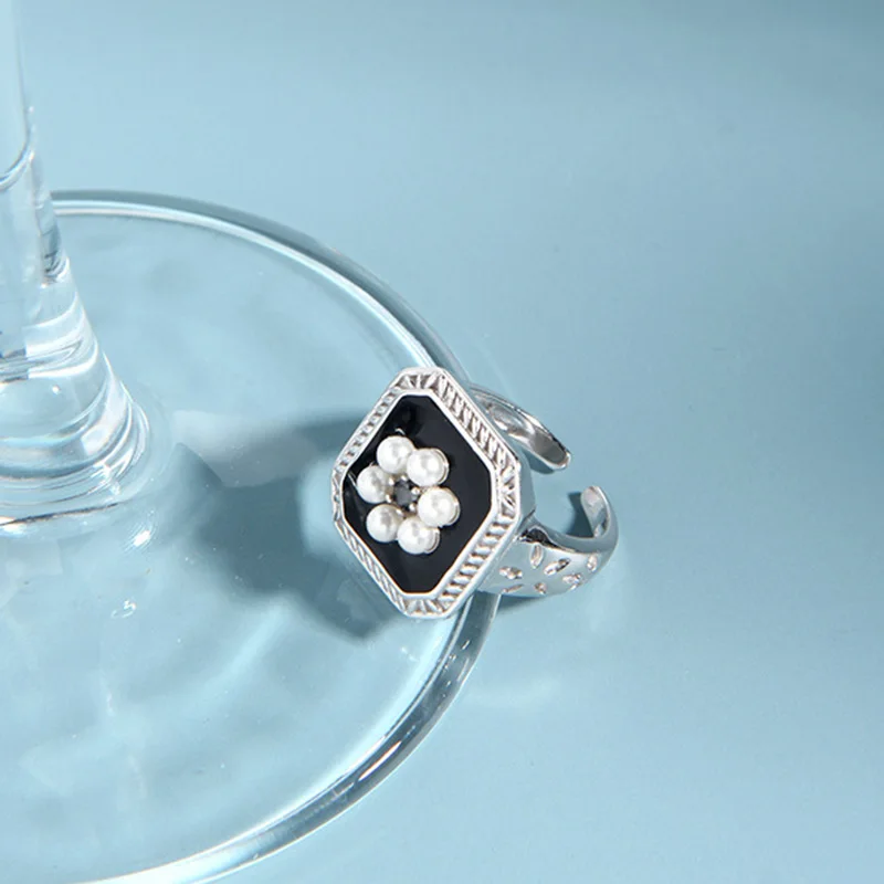 

2021 Korea Fashion Vintage Black Drip Glaze Geometric Square Round Imitation Pearl Flower Open Rings for Women Jewelry